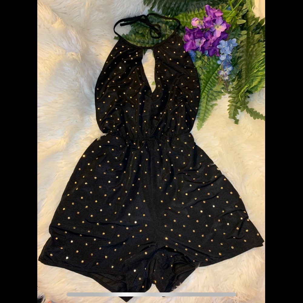 ✨✨Gorgeous 2B Bebe Romper